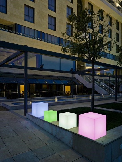 Lampa ogrodowa Cuby Solar 32 Biała, LED Zasil. Solarne Akumulatorowe