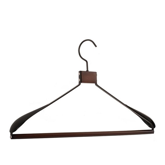 Zestaw 4 Drewnianych Wieszaków na Ubrania SHP SOLID Czarny