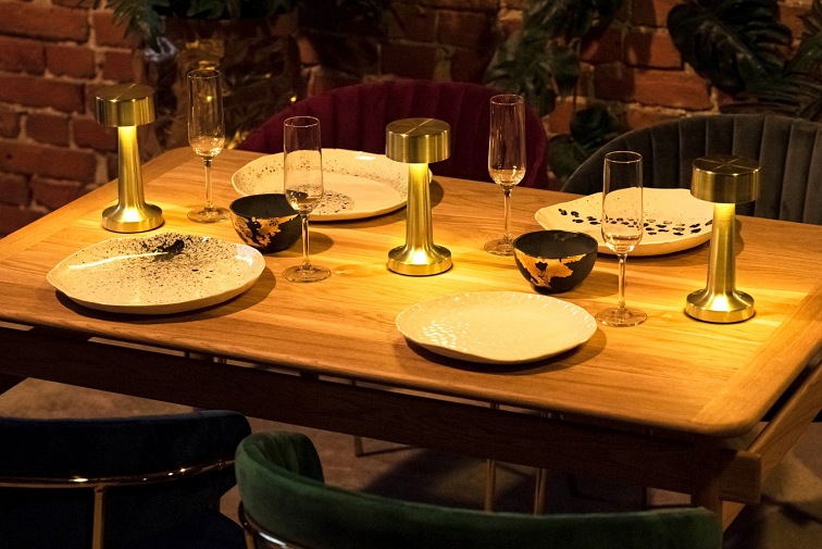 Lampa Biurkowa Lee 9x9x21 Złoty