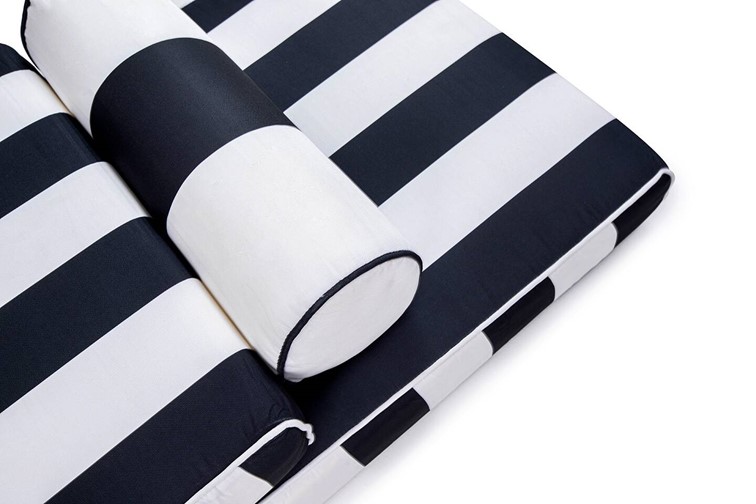 Leżak Ogrodowy AZURE Drewniany Materacem Biało/Czarnym