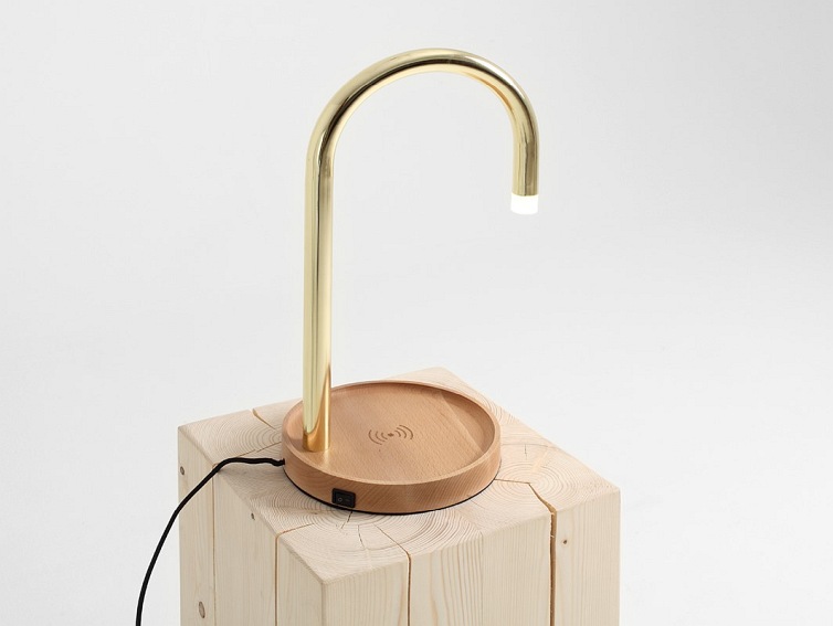 Lampa stołowa PIPER LED charge – mosiądz