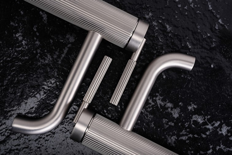 Bateria Umywalkowa Niska ARGON Nikiel Szczotkowany