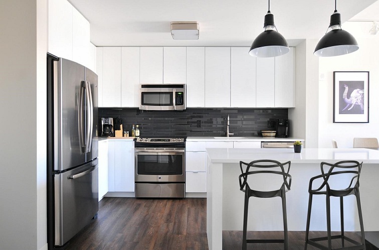 Stołek barowy LEXI czarny