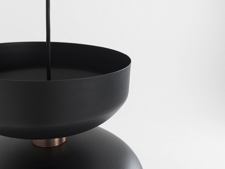 Lampa wisząca WOMAN M – czarny