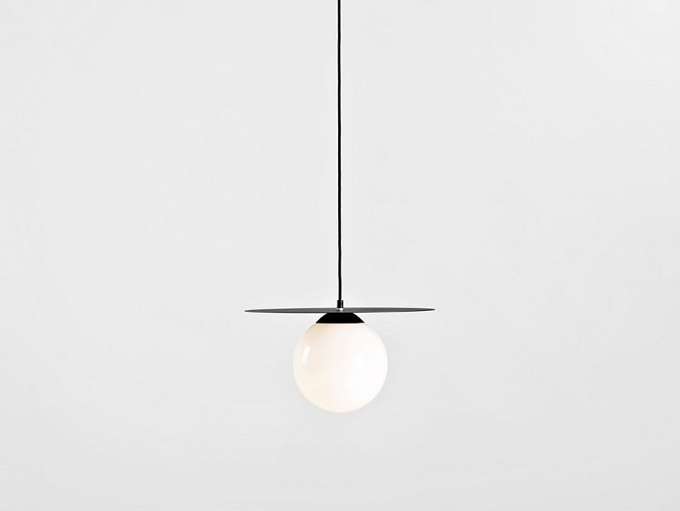 Lampa wisząca SKIVA BALL M – czarny