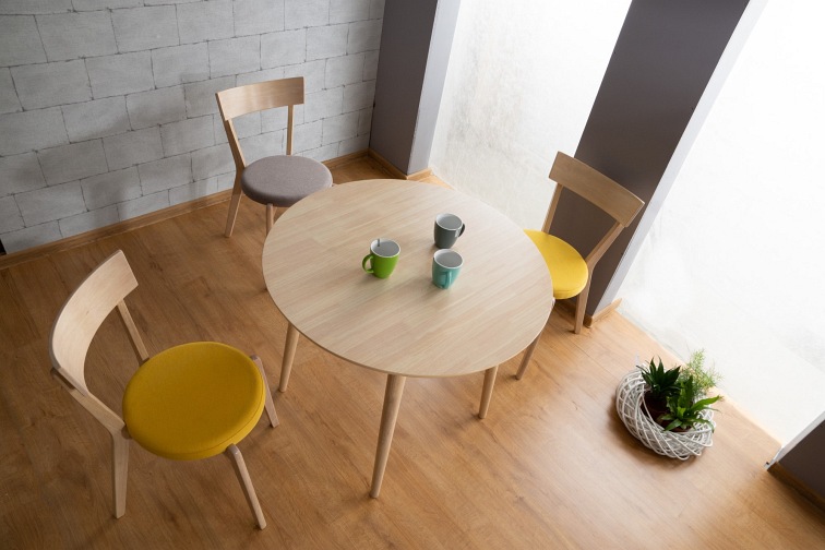 Stół Okrągły NELSON fi90 Dąb Miodowy