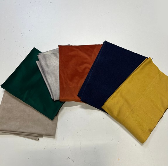 Pozostałości Tkanin MIX (1kg) - Losowe Końcówki Resztki Ścinki