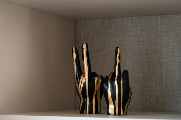 Dekoracja HAND DIGITUS Czarny/Złoty