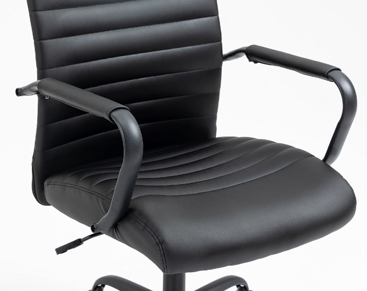 Fotel Obrotowy Q306 Czarny