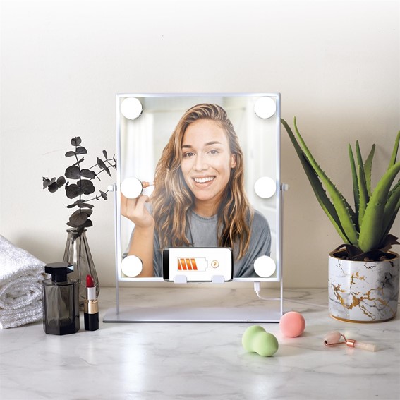 Lustro LED Z GŁOŚNIKIEM I ŁADOWARKĄ