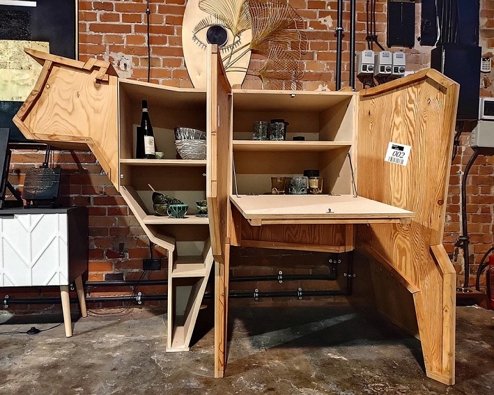 Kredens KROWA - drewno sklejka