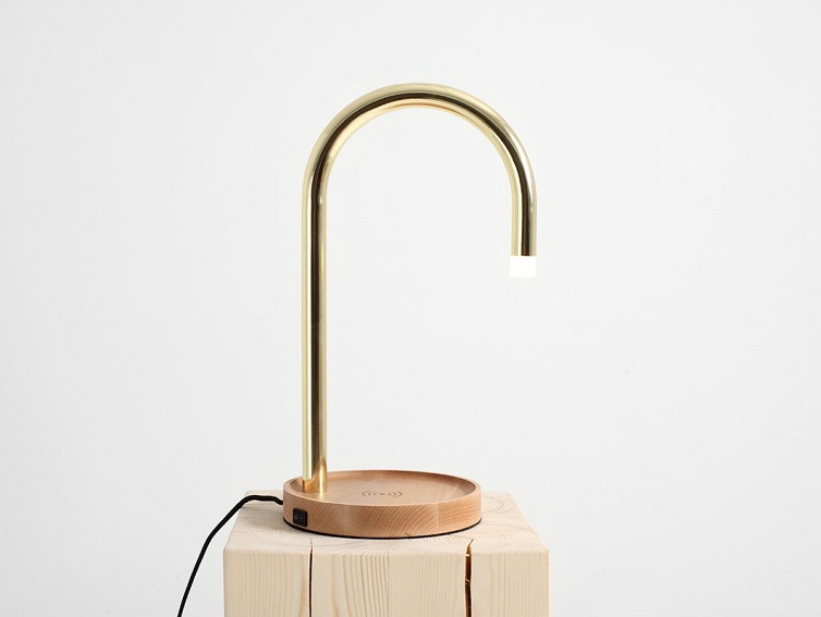 Lampa stołowa PIPER LED charge – mosiądz