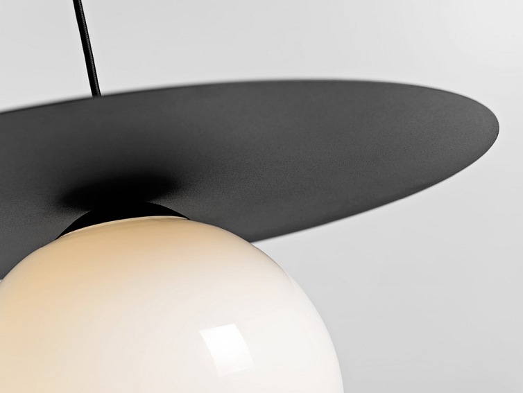 Lampa wisząca SKIVA BALL L – czarny