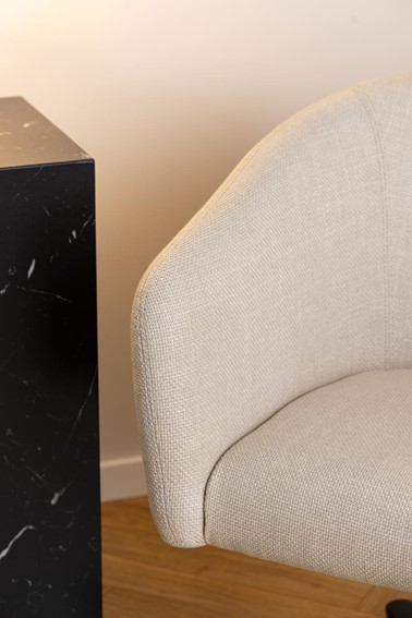 Fotel RAMSEY Obrotowy Beżowy Basel 24