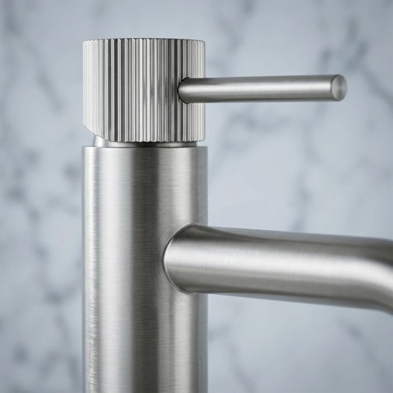 Bateria Umywalkowa Wysoka LUNGO STRIPE Nikiel Szczotkowany