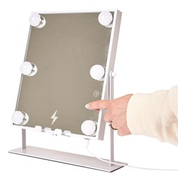 Lustro LED Z GŁOŚNIKIEM I ŁADOWARKĄ